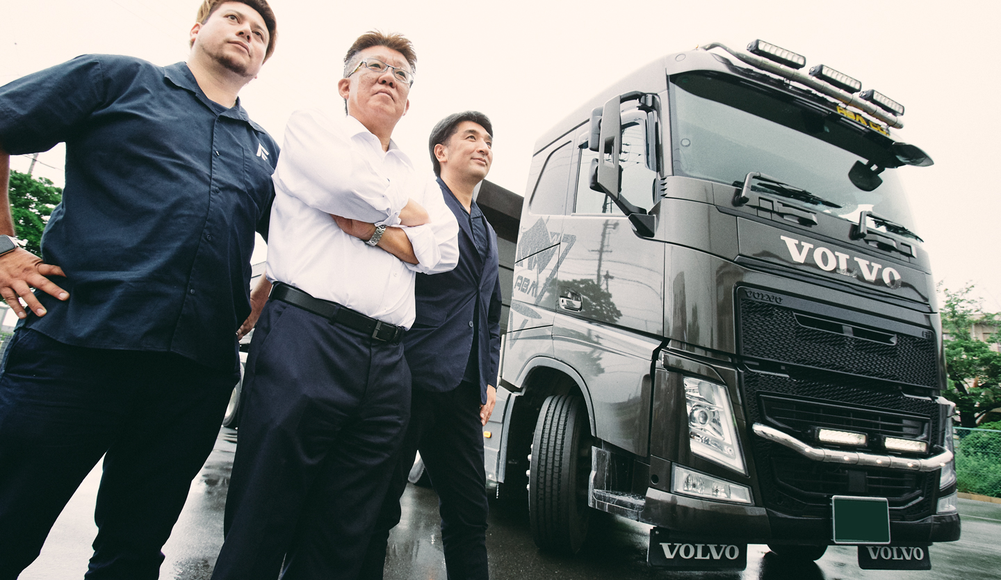 株式会社kmftsコーポレ―ション　ボルボ・ドライバー　村松・オズワルド 様