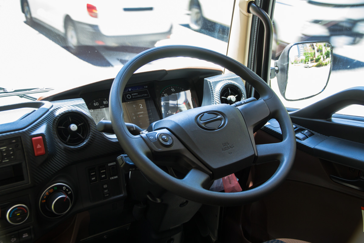 新型 日野レンジャー